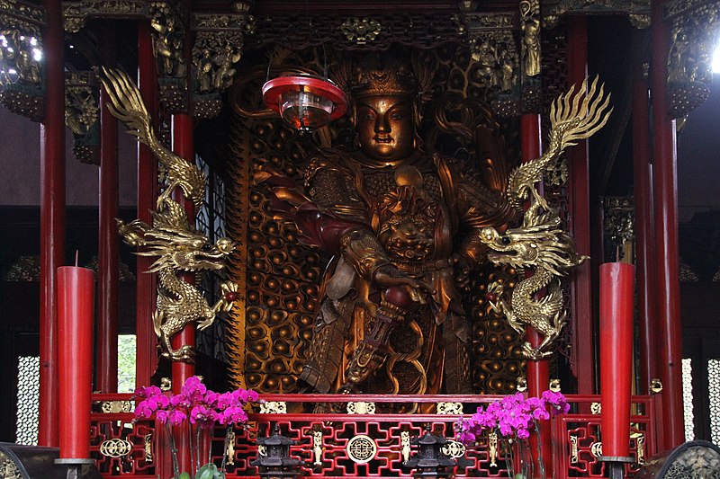 File:Hangzhou-Lingyin-Tempel-14-Gottheit-2012-gje.jpg