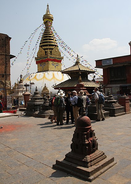 File:Swayambhunath-Hauptstupa-28-2013-gje.jpg