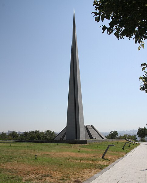 File:Yerevan-Tsitsernakaberd-04-2019-gje.jpg