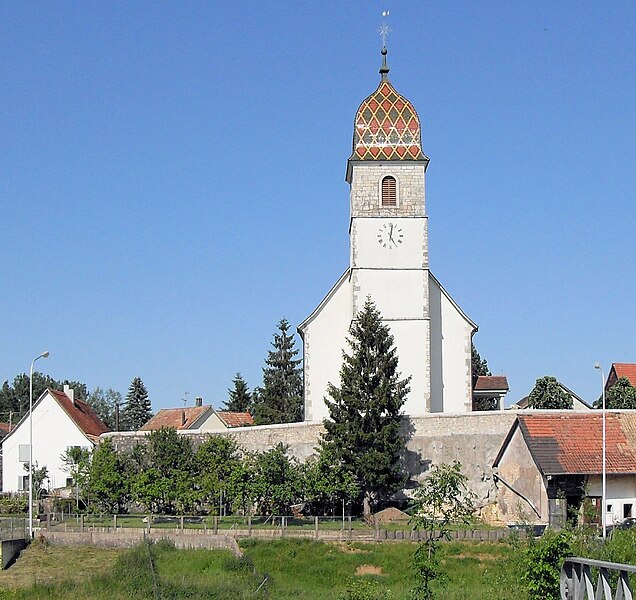 File:Bonfol, Eglise Saint-Laurent 2.jpg