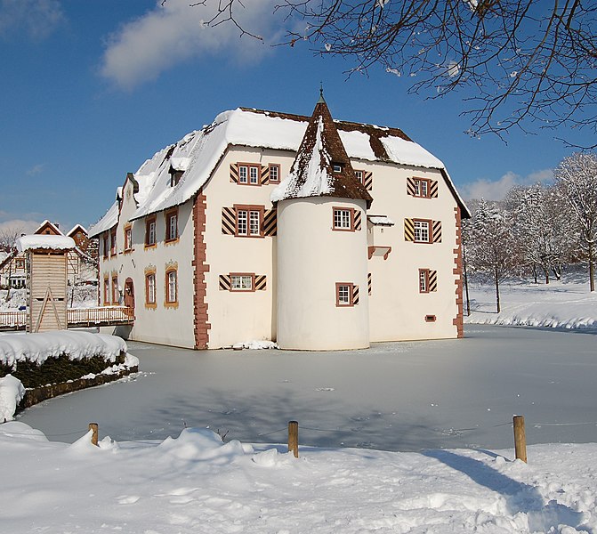 File:Inzlinger Wasserschloss klein.jpg