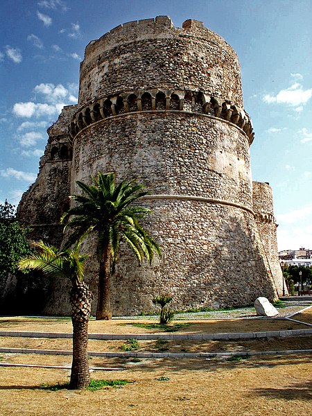 File:Reggio Calabria - Castello aragonese.jpg