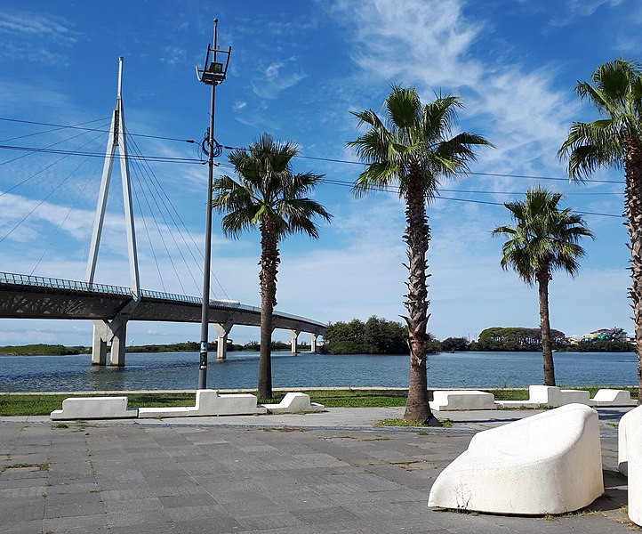 File:Enguri river with bridge.jpg