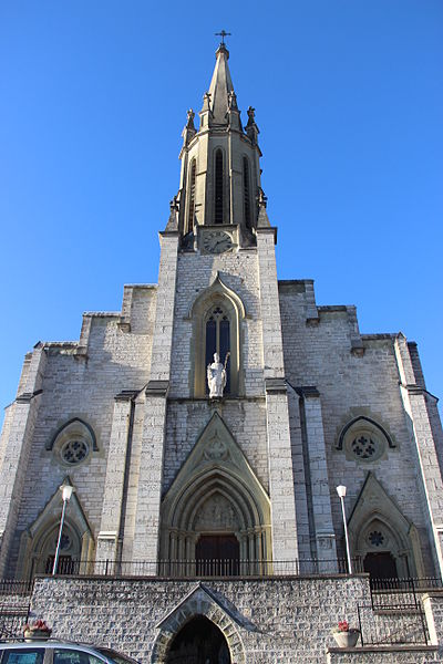 File:Church Chatel-Saint-Denis 01.jpg