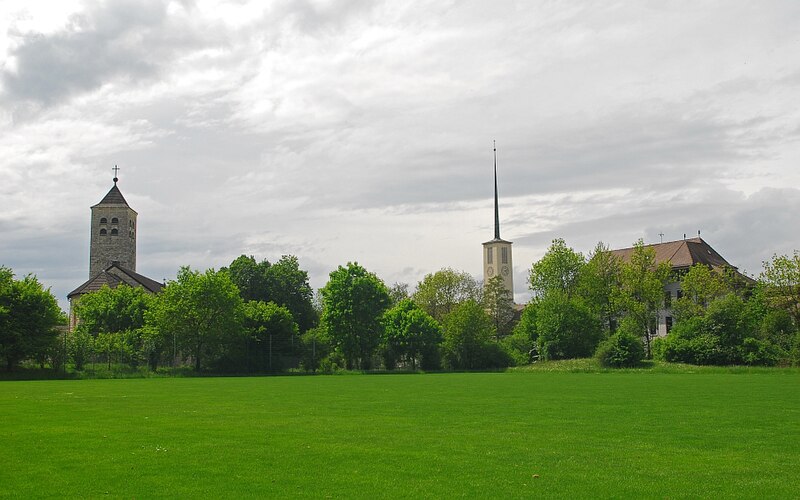 File:Derendingen, katholische und evangelische Kirche.jpg