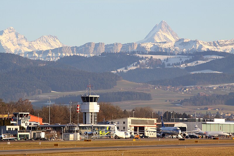 File:Bern Airport Overview in Winter.jpg