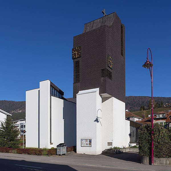 File:2017-Malleray-Kath-Kirche.jpg