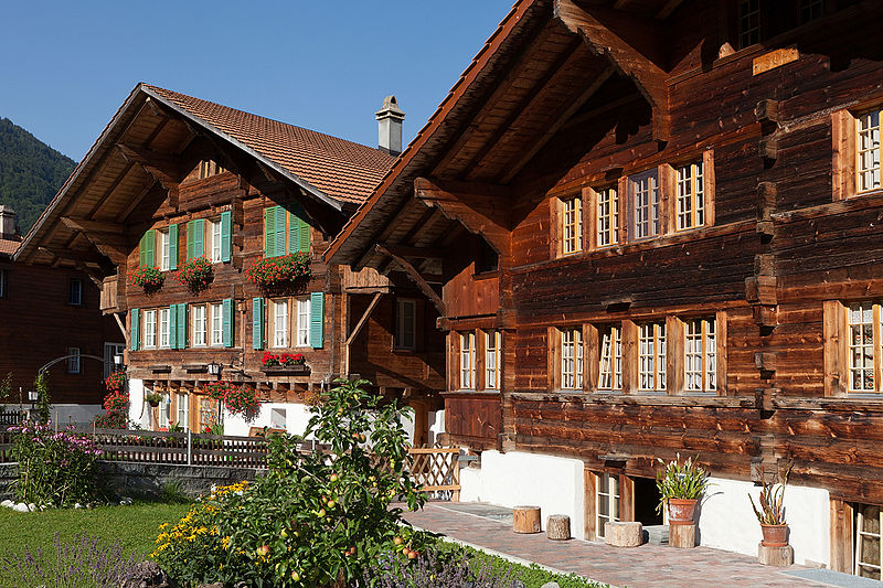 File:Wilderswil-Chalets.jpg