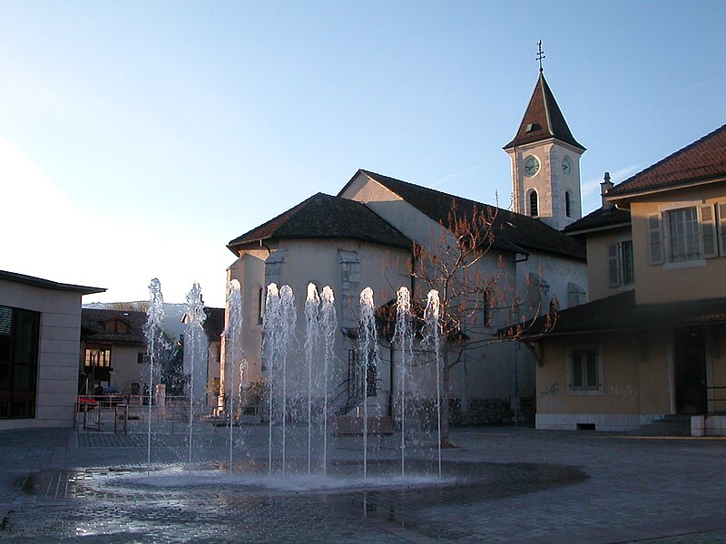 File:Eglise Saint-Julien (Meyrin) 01.jpg