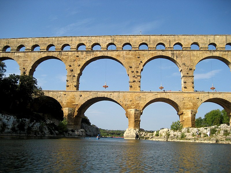 File:Pont du Gard from river.jpg