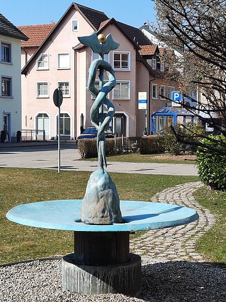 File:Steinen Hermesbrunnen 1.jpg