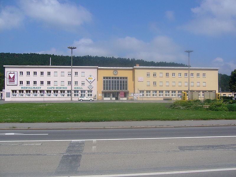 File:Bahnhof Tuttlingen gesamt.jpg