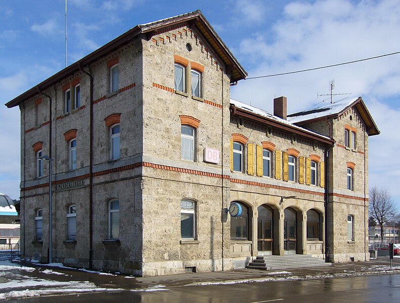 File:Munderkingen Bahnhof A.jpg