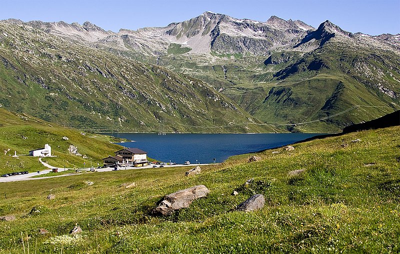 File:Lukmanierpass.jpg