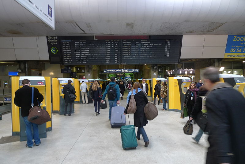 File:Gare de Paris-Montparnasse, 1 April 2010 001.jpg