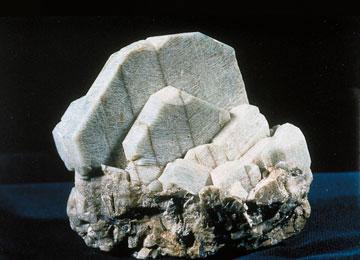 File:Feldspar(Microcline)USGOV.jpg