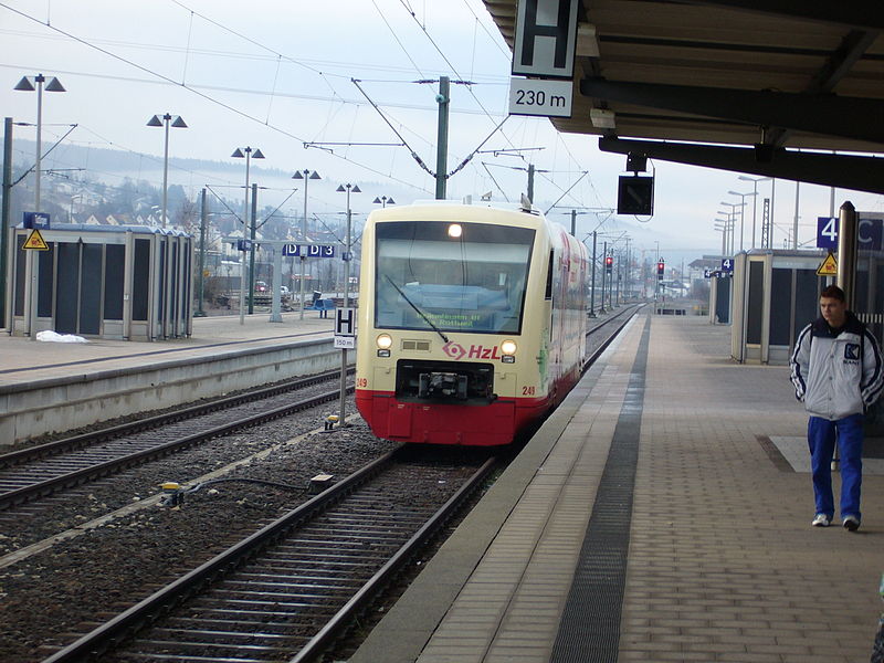 File:Ringzug Bahnhof Tuttlingen.jpg