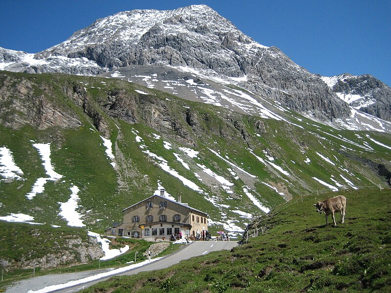 File:Albulapass2.jpg