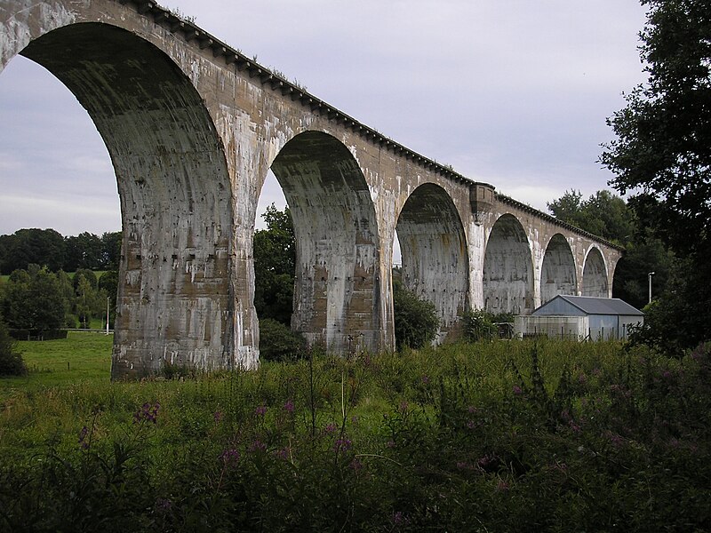 File:Amel-Born Viadukt.jpg