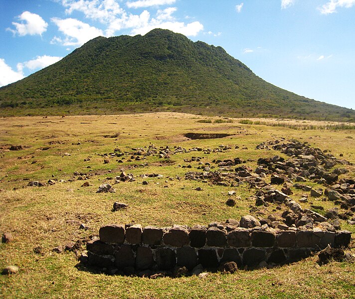 File:Quill volcano on Sint Eustatius.jpg