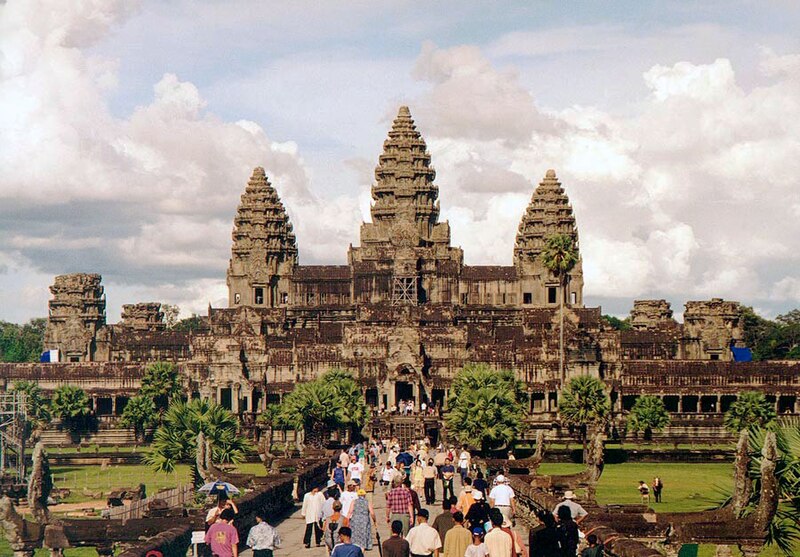 File:Angkor Wat W-Seite.jpg