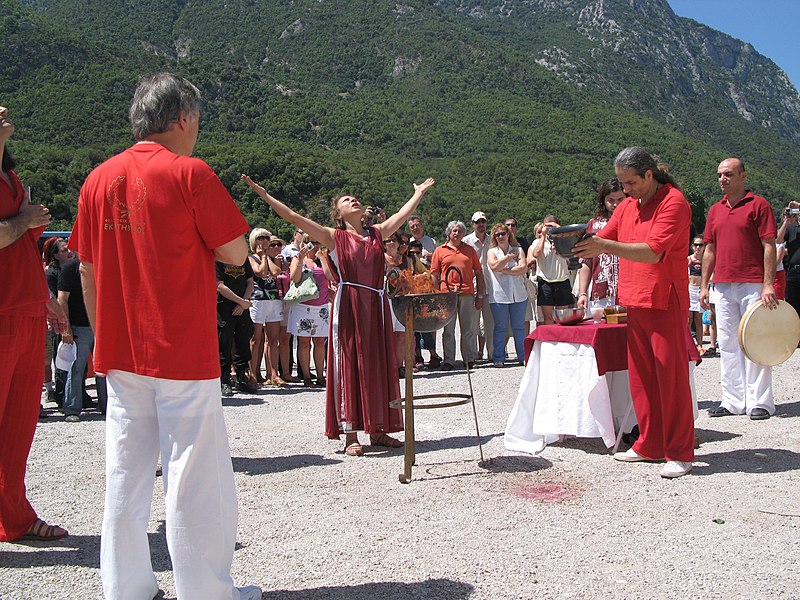 File:Hellen ritual (4).jpg