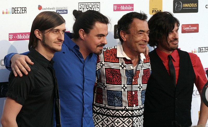 File:Hubert von Goisern und Band - Amadeus Austrian Music Award 2012.jpg