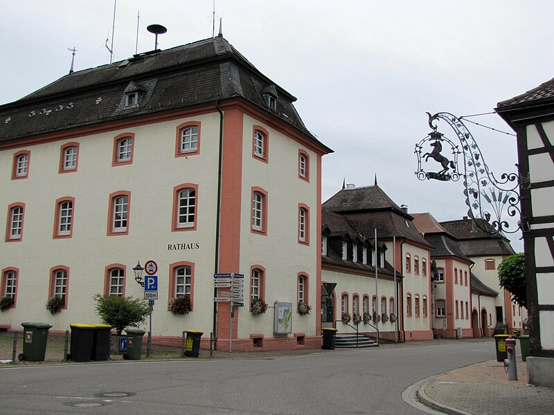 File:Schwarzach Abtei 19.jpg