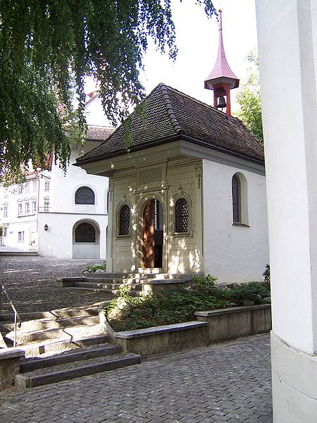 File:Schwyz Heiligkreizkapelle.jpg