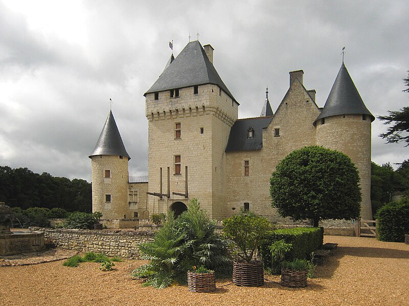 File:RivauCastle.jpg