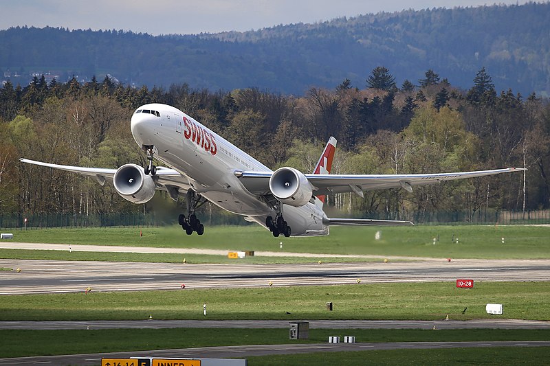 File:Swiss International Air Lines Boeing 777-3DE-ER HB-JNB (26540870243).jpg