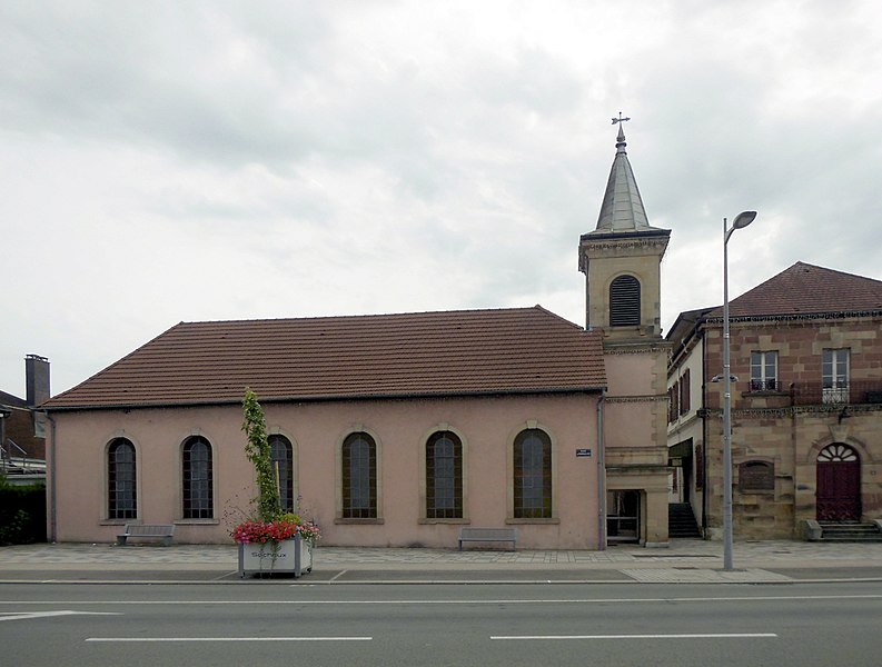 File:Sochaux, Église luthérienne.jpg