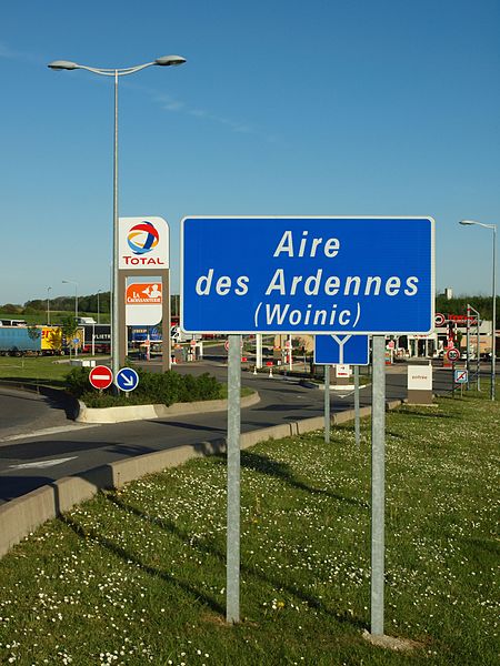 File:Saulces-Monclin-FR-08-station service de l'autoroute (Woinic)-05.jpg