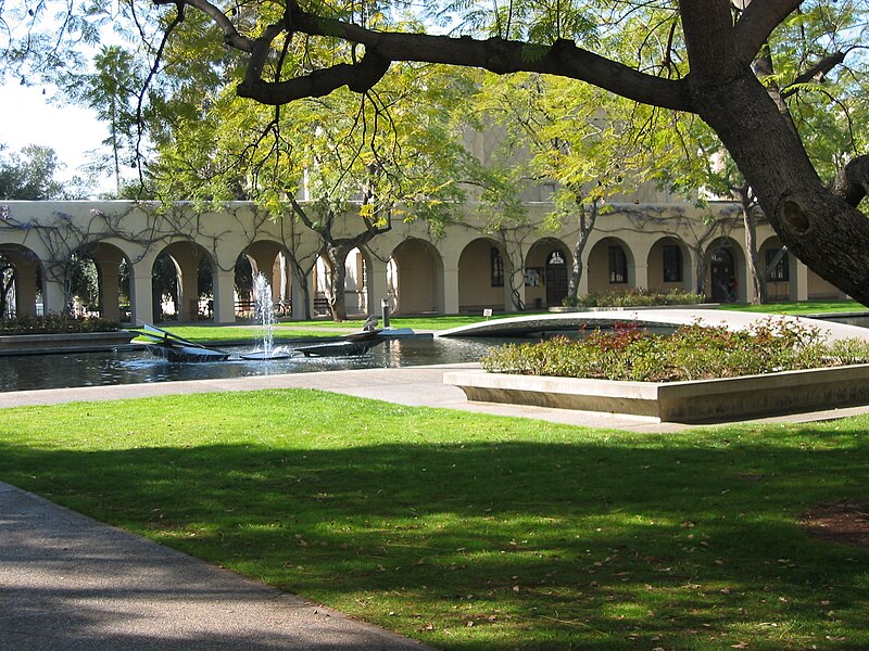 File:Fountain at Caltech.jpg