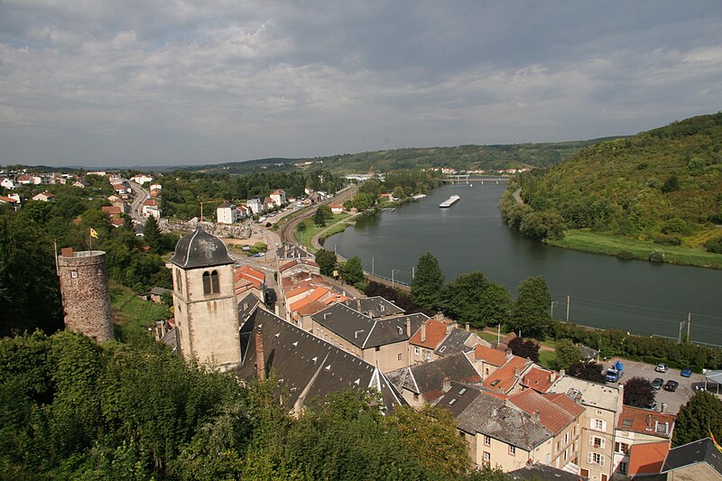 File:Sierck les Bains Lorraine France 06 west town and church.jpg