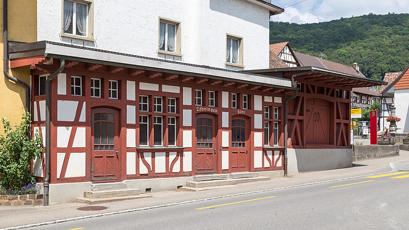 File:Ehem. Tram-Stationsgebäude Löhningen SH.jpg