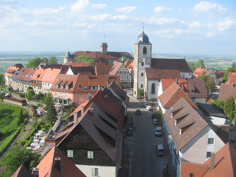 File:050515-Waldenburg-Ortskern-VomBergfried.jpg