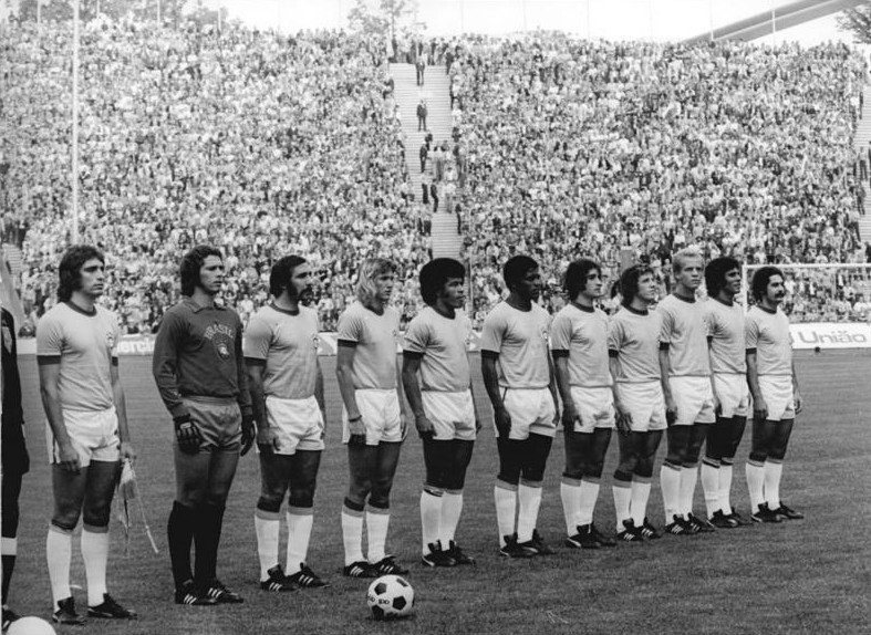 File:Bundesarchiv Bild 183-N0716-0305, Fußball-WM, VR Polen - Brasilien 1-0.jpg