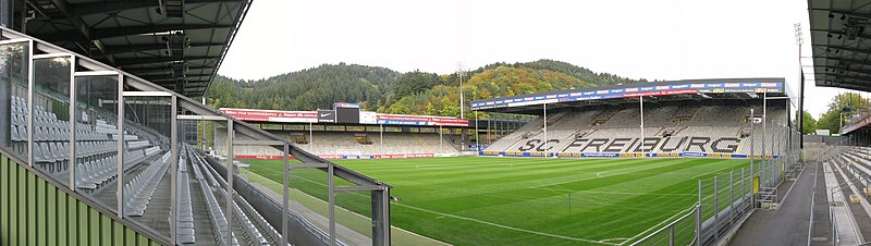 File:Badenova-Stadion innen.jpg