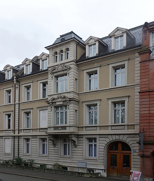 File:Villa am Sevogelplatz, Sevogelstrasse 49, Basel, Schweiz.jpg