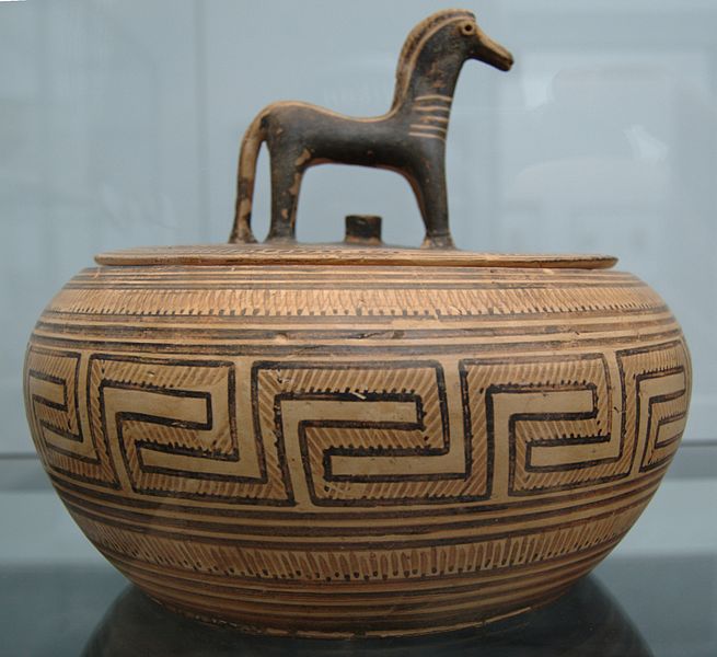 File:Pyxis horse 570 BC Staatliche Antikensammlungen n1.jpg