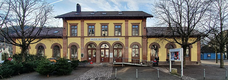 File:Kommunales Kino Freiburg - Der Alte Wiehrebahnhof in Freiburg (cropped).jpg