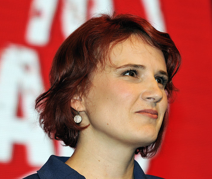 File:Katja Kipping Die Linke Wahlparty 2013 (DerHexer) 04.jpg