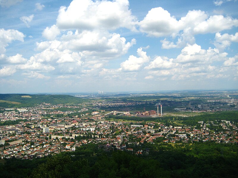 File:Vue panoramique de la Tour de Drince.jpg