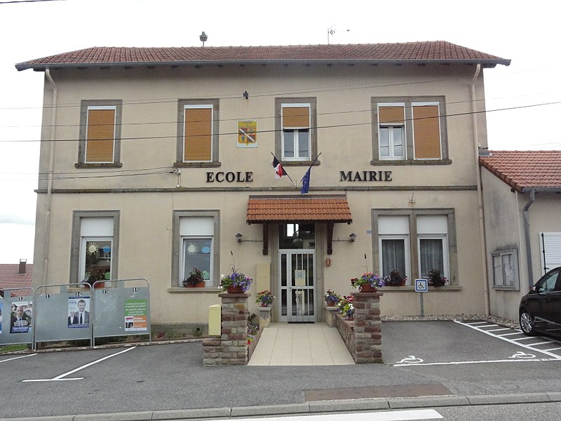 File:Plaine-de-Walsch (Moselle) mairie - école.jpg