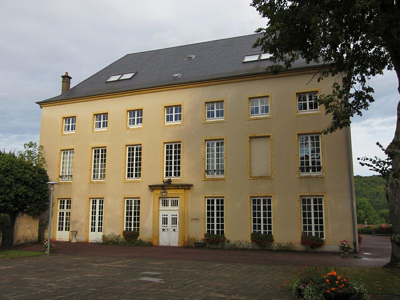 File:Chateau Noveant Moselle.jpg