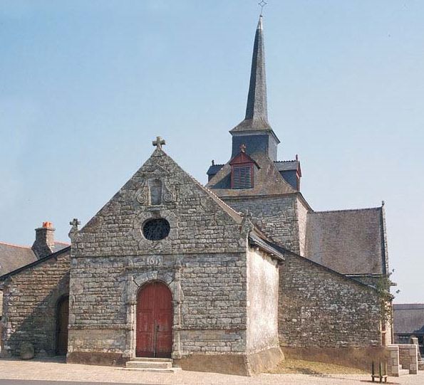 File:Lizio église2.jpg