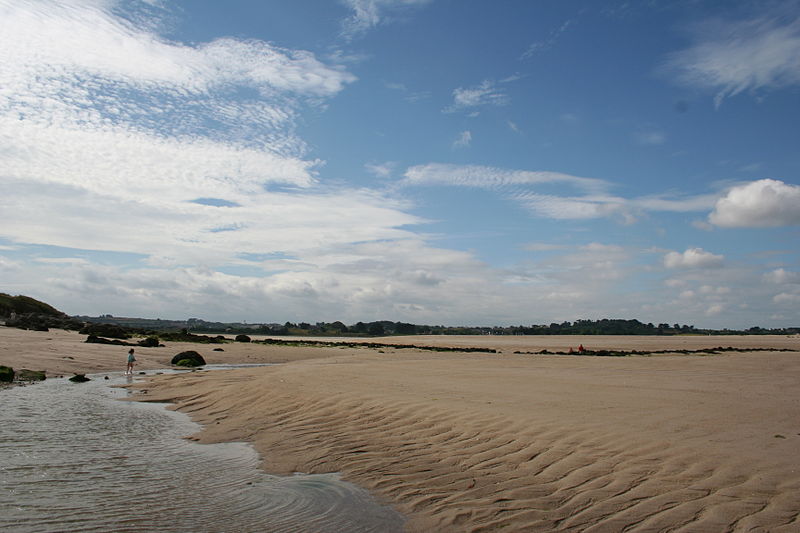 File:Plage Plouescat.jpg