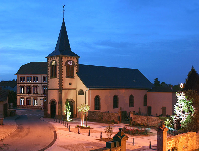 File:Garrebourg Eglise.jpg