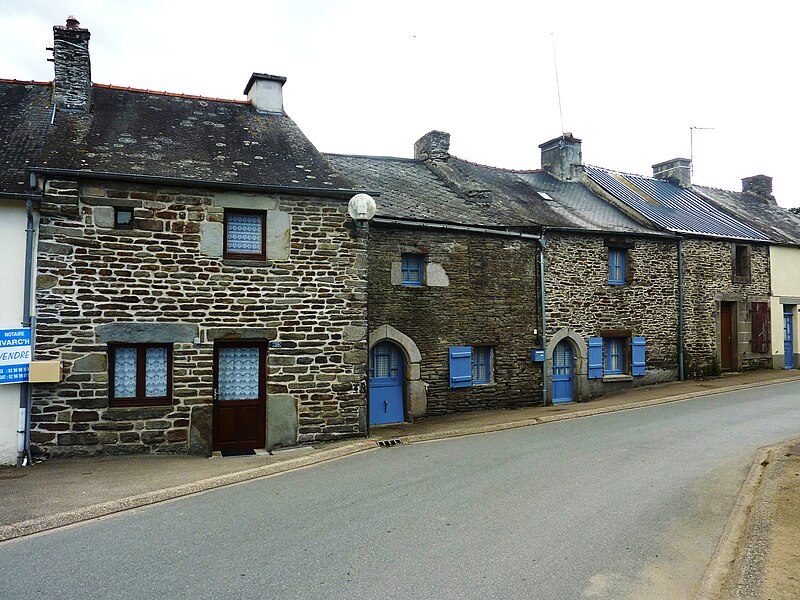 File:Plounévézel 2 Kergroas Vieilles maisons.jpg